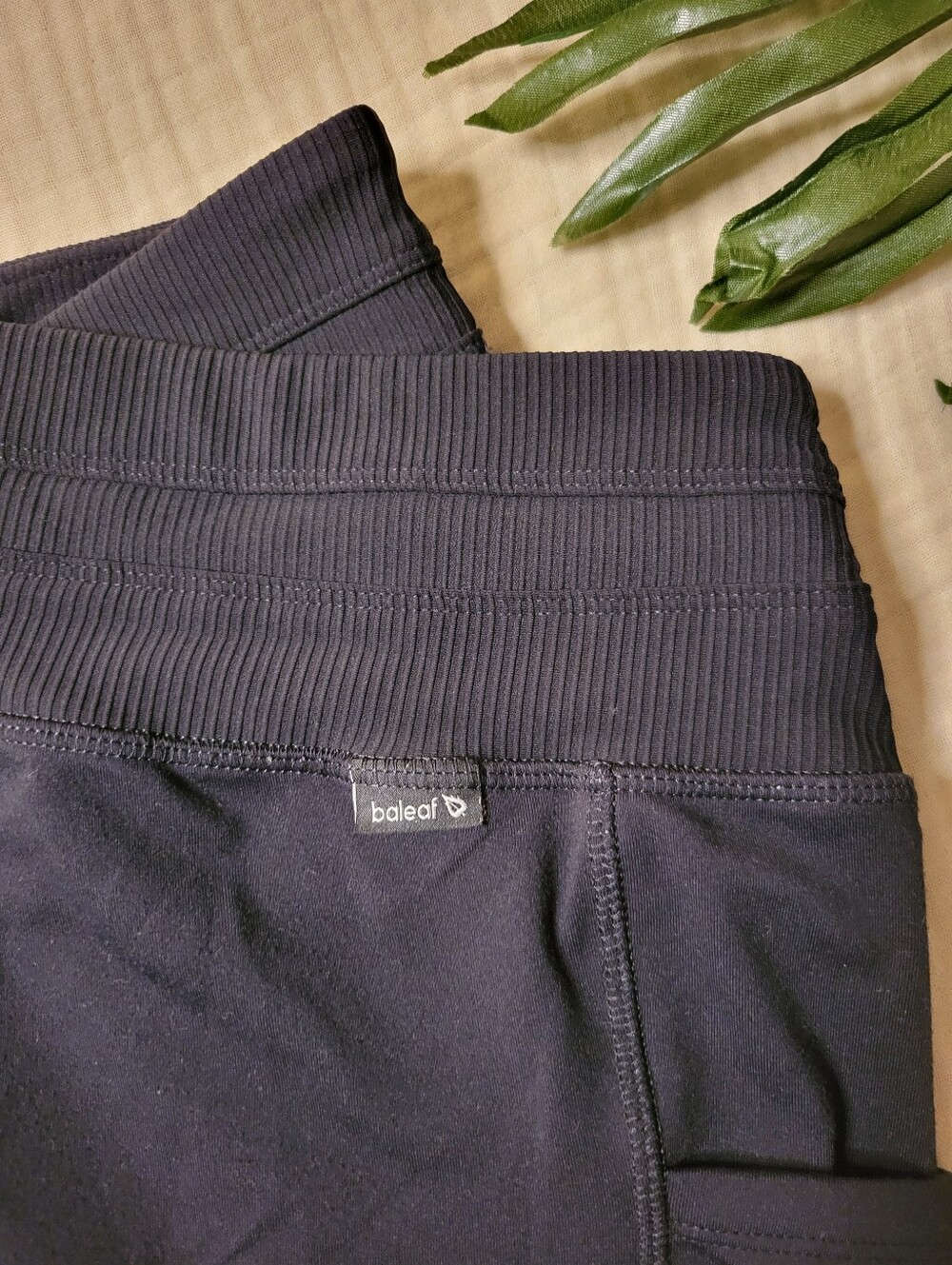 Baleaf Black Ribbed Waist Capri Leggings